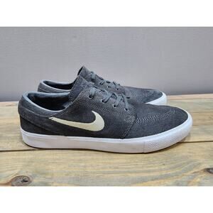 NIKE SB ZOOM JANOSKI RM IRON GREY-FOSSIL-IRON GREY SZ 10.5 [AQ7475-009]
